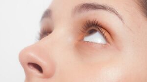 眉毛アートメイクとは？値段による違いやデザインの違いを徹底解説！｜紀尾井町プラザクリニック